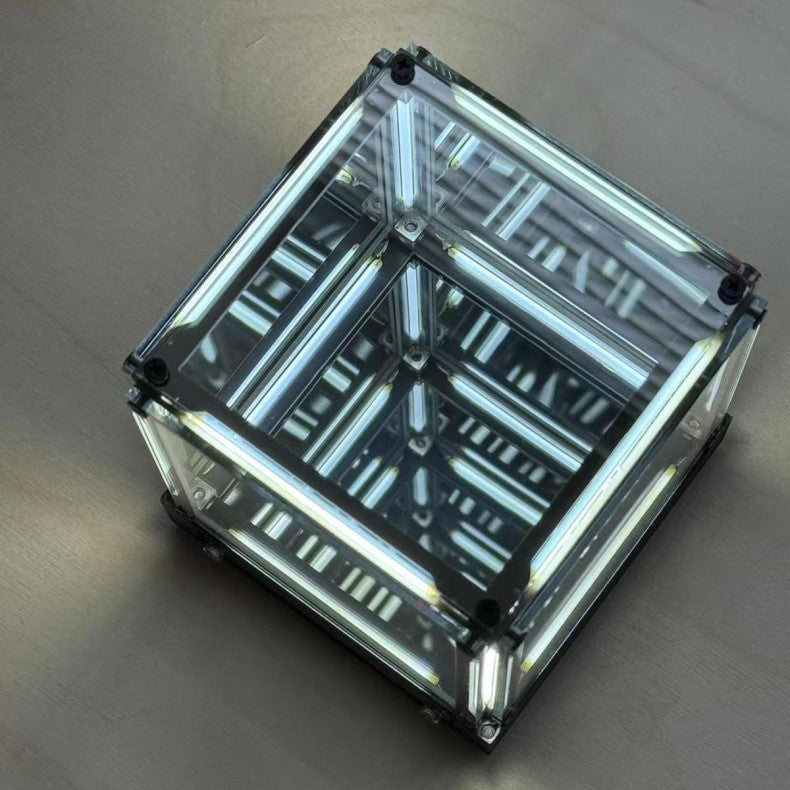 Infinity Mirror Cube Lamp: Touch-controlled lighting for endless light and shadows