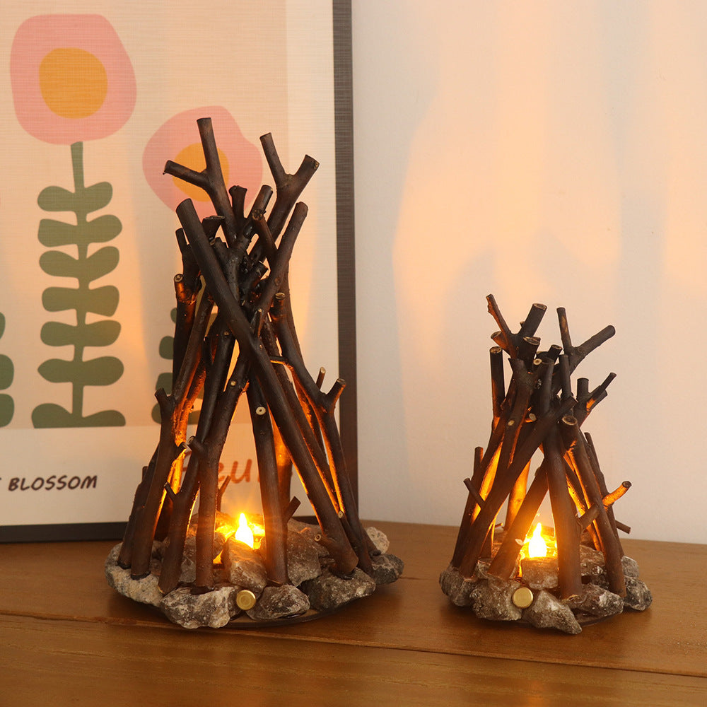 Handgefertigte Tischlampe mit Steinsockel und Baumzweig, natürlich und originell, jede ist ein Unikat